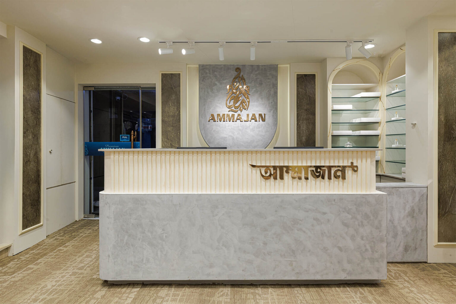 vector plinth Ammajan Premium Outlet 0004 008.jpg